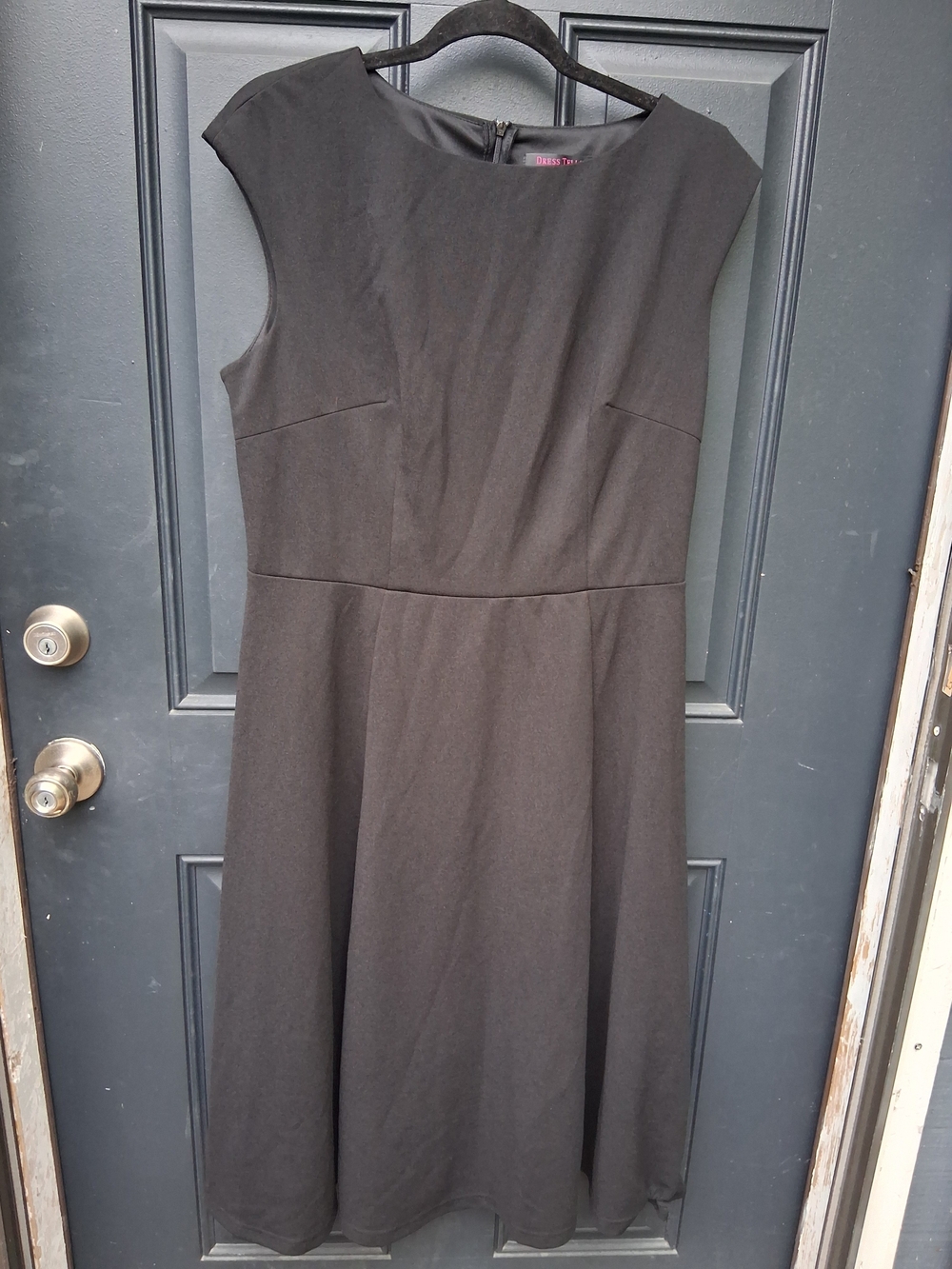 Elegant Black Cap-Sleeve Midi Dress